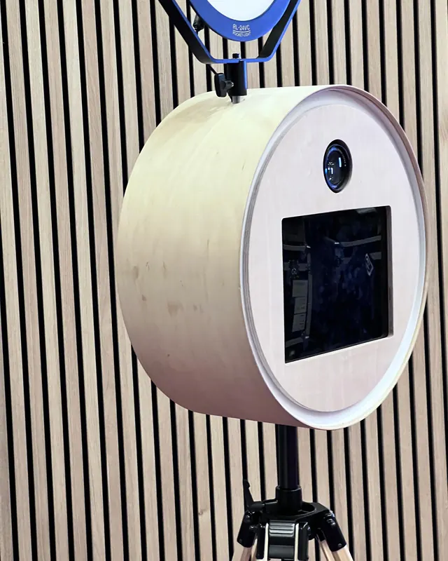 Die Fotobox: Touchscreen, Kamera und Ringlicht
